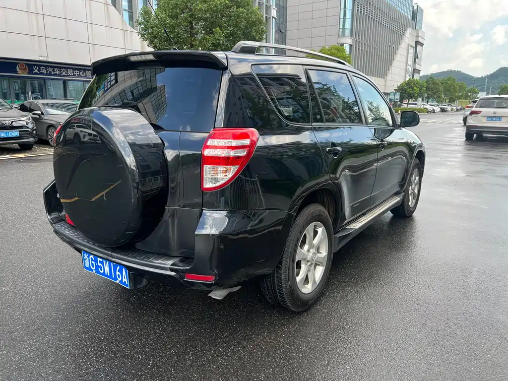 TOYOTA RAV4 RONGFANG 2011