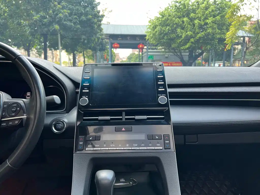 TOYOTA AVALON 2020