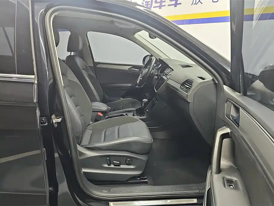 VOLKSWAGEN TIGUAN L 2020
