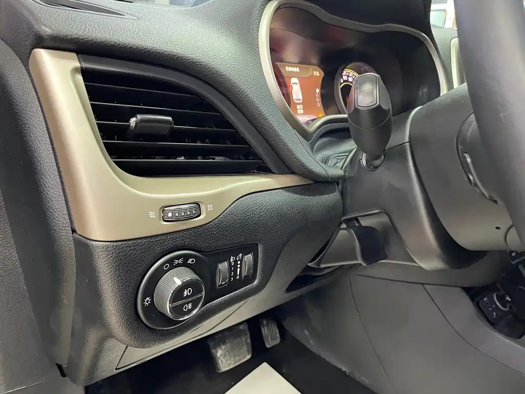 JEEP CHEROKEE 2018