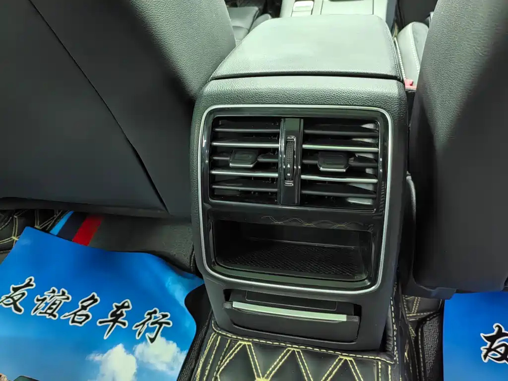 VOLKSWAGEN MAGOTAN 2020