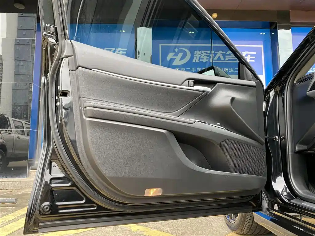 TOYOTA CAMRY 2022