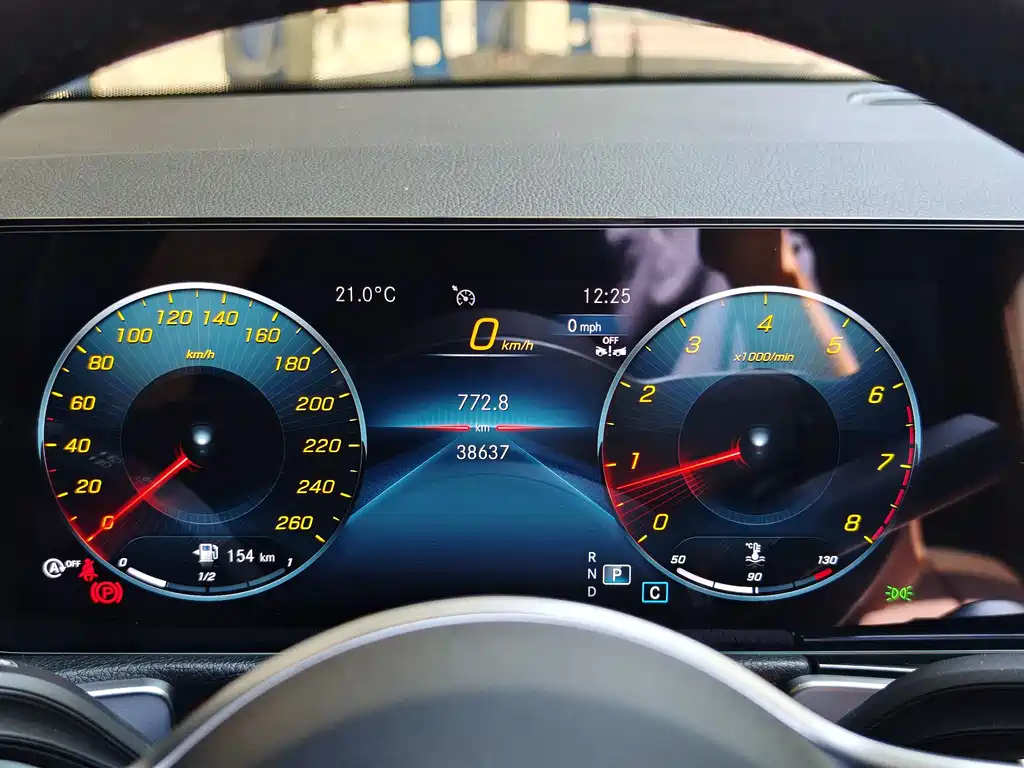 MERCEDES BENZ GLB 2023