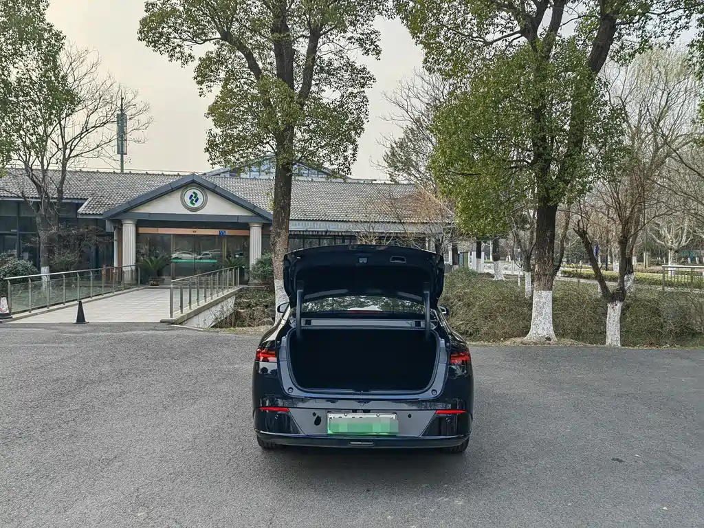 XPENG MOTORS P5 2023