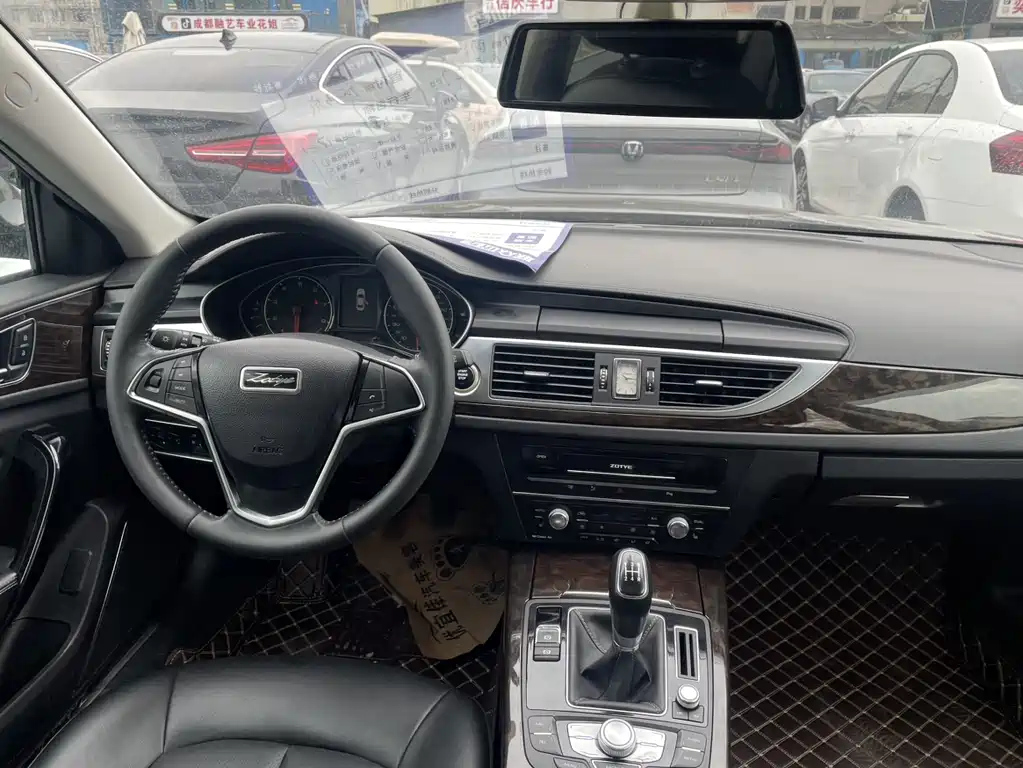 ZOTYE Z700 2016