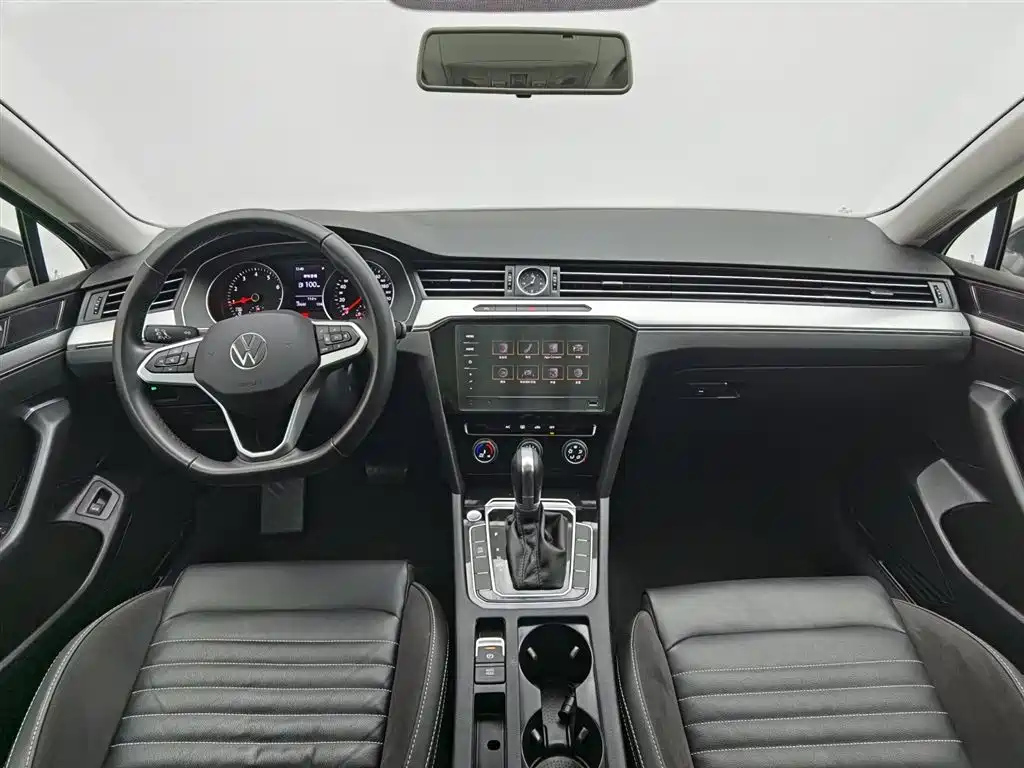 VOLKSWAGEN MAGOTAN 2022