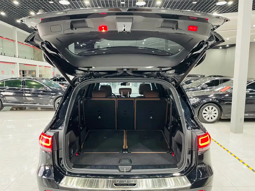 MERCEDES BENZ GLB 2023