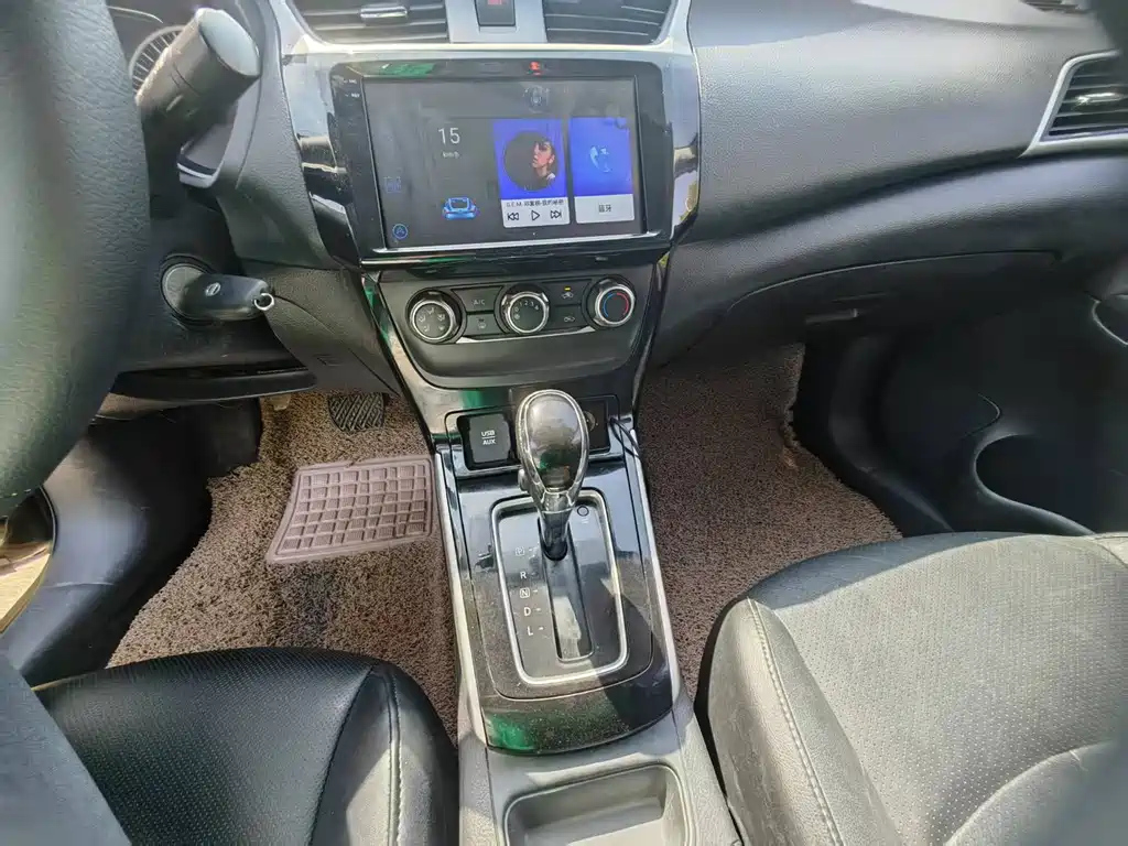 NISSAN SYLPHY 2018