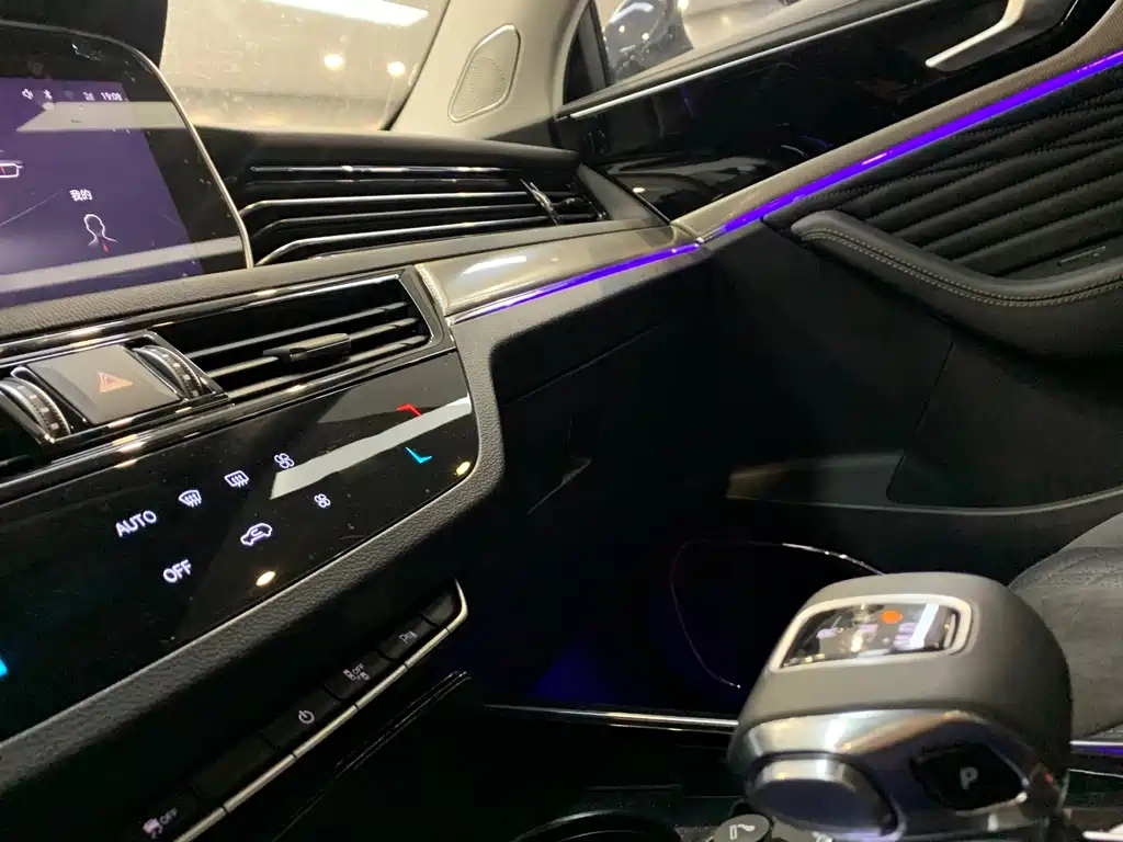 HONGQI HS5 2023