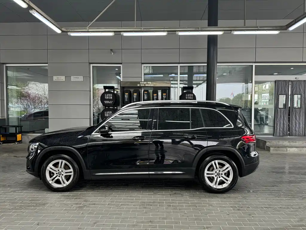 MERCEDES BENZ GLB 2022