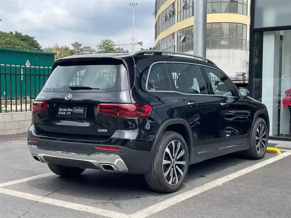 MERCEDES BENZ GLB 2024