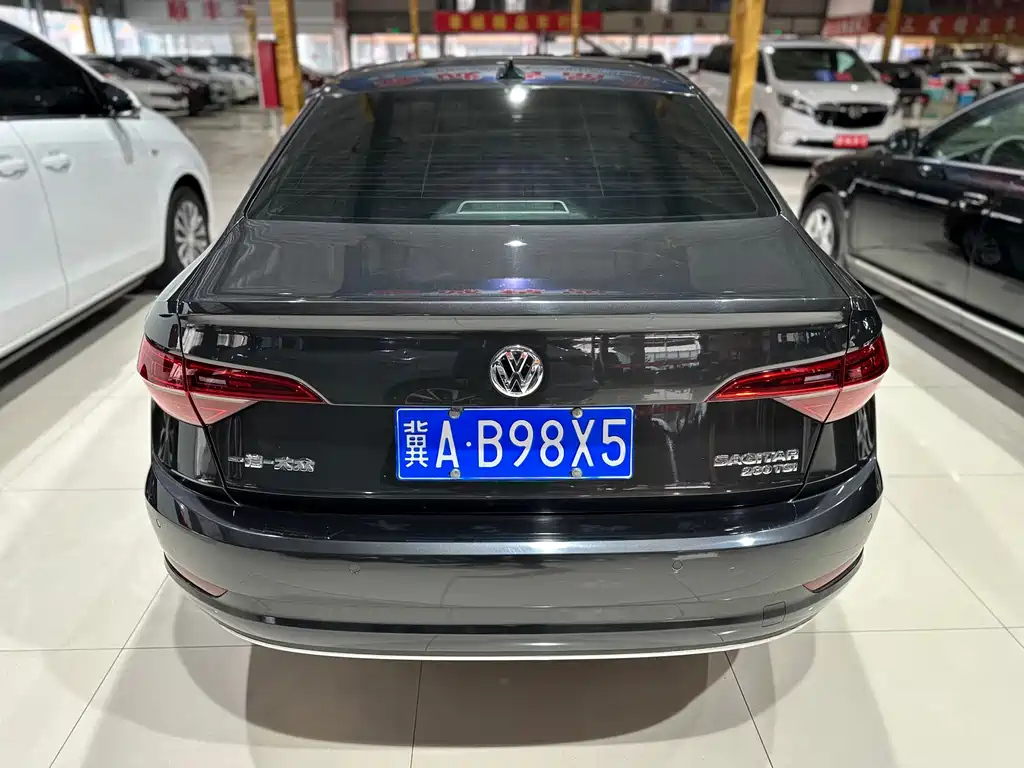 VOLKSWAGEN SAGITAR 2020