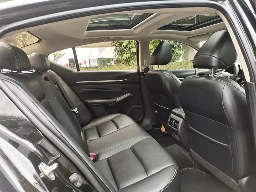 NISSAN TEANA 2019