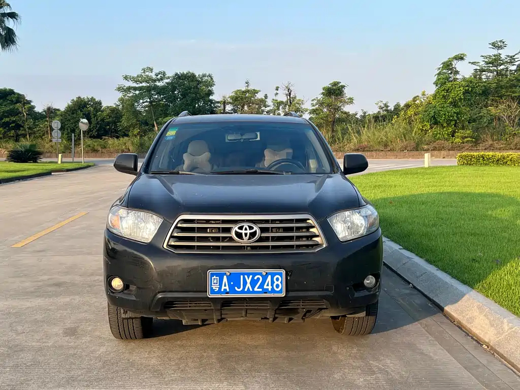 TOYOTA HIGHLANDER 2010