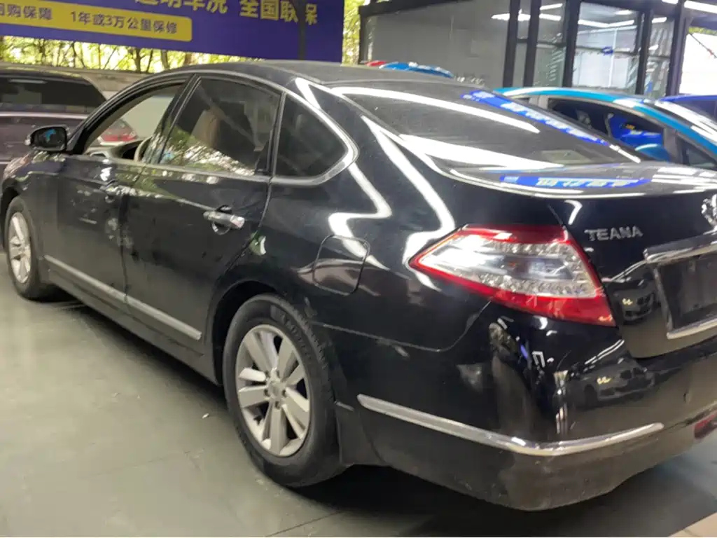 NISSAN TEANA 2011
