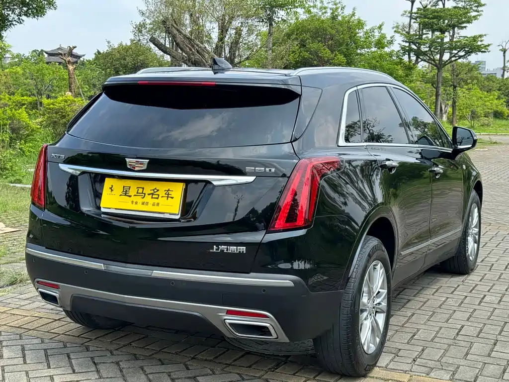 CADILLAC XT5 2021