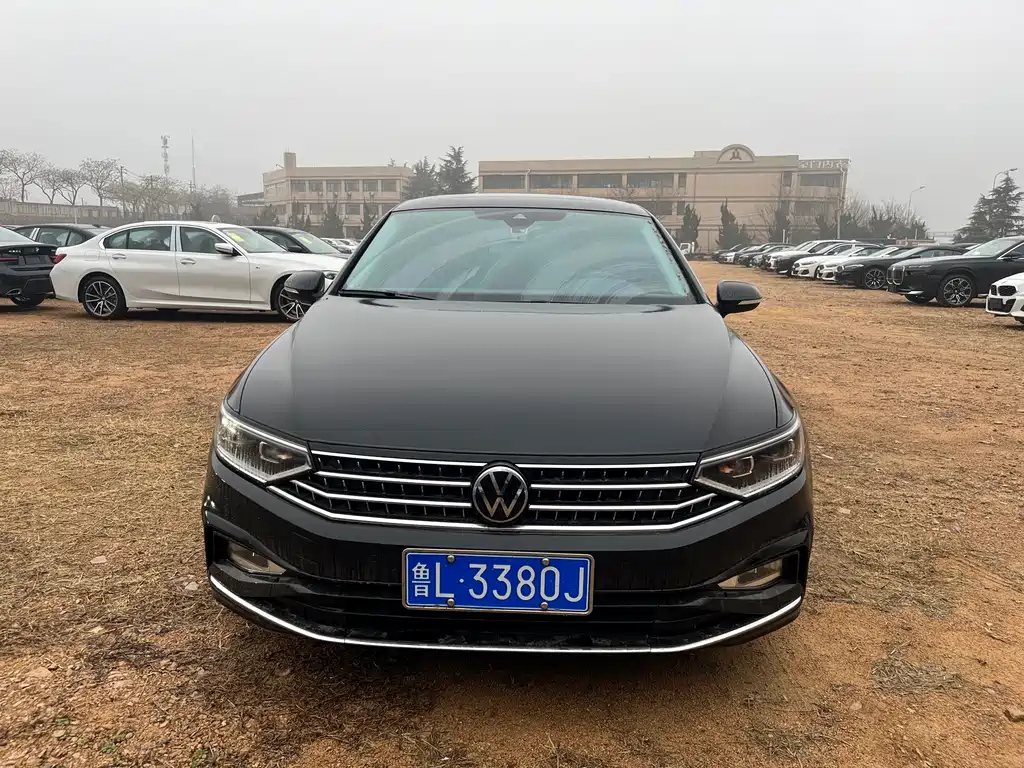 VOLKSWAGEN MAGOTAN 2022