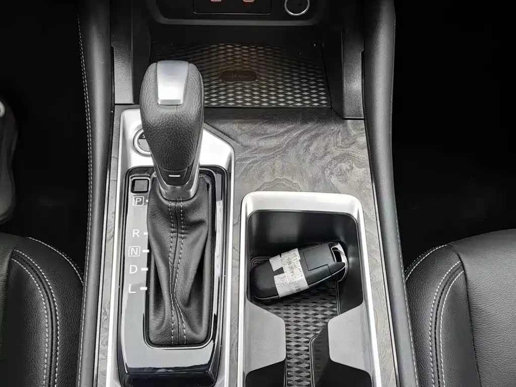 NISSAN TEANA 2023