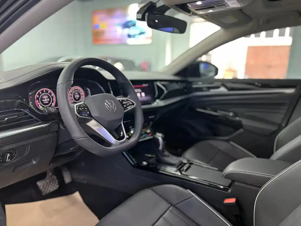 VOLKSWAGEN PASSAT 2022