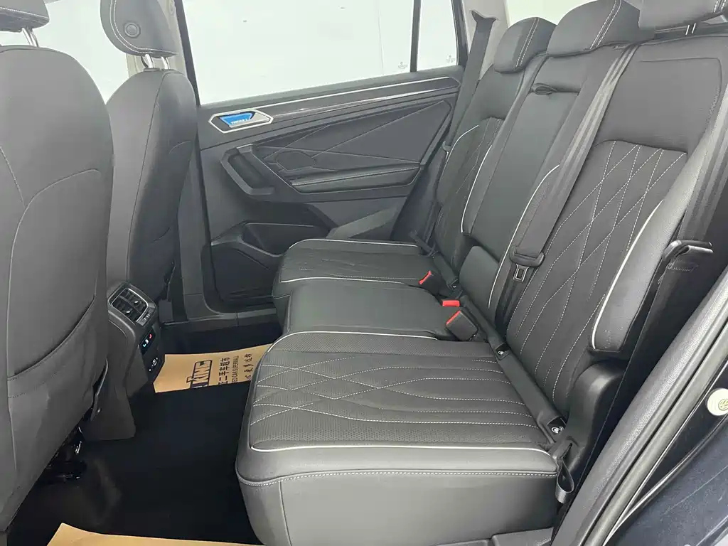 VOLKSWAGEN TIGUAN L 2022