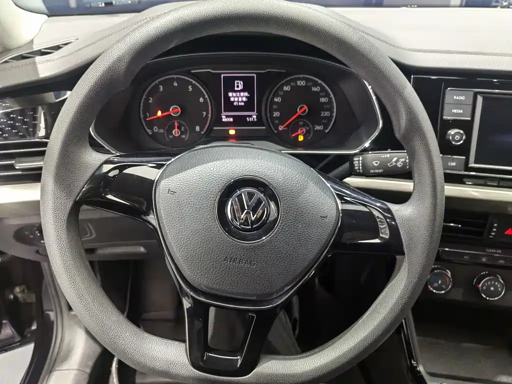 VOLKSWAGEN PASSAT 2020