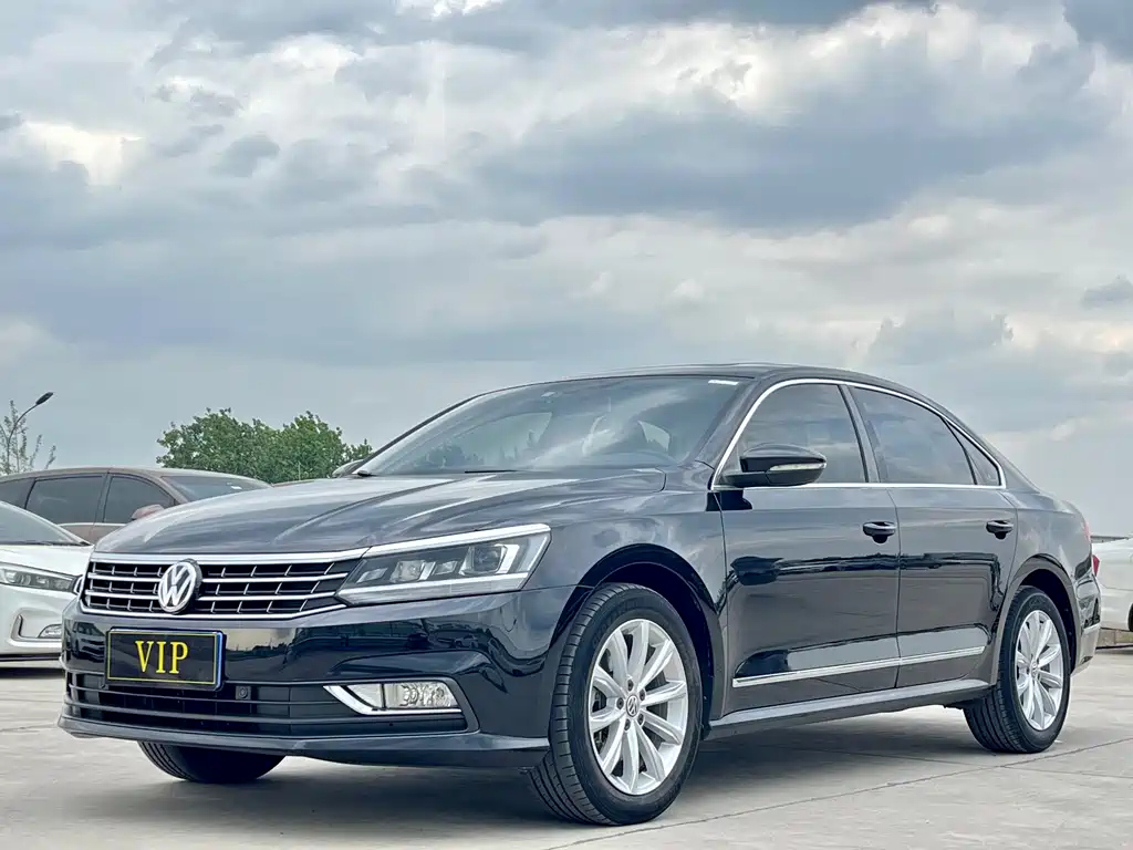 VOLKSWAGEN PASSAT 2017