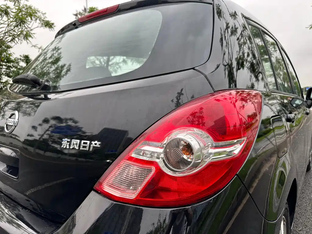 NISSAN TIIDA TIIDA 2010