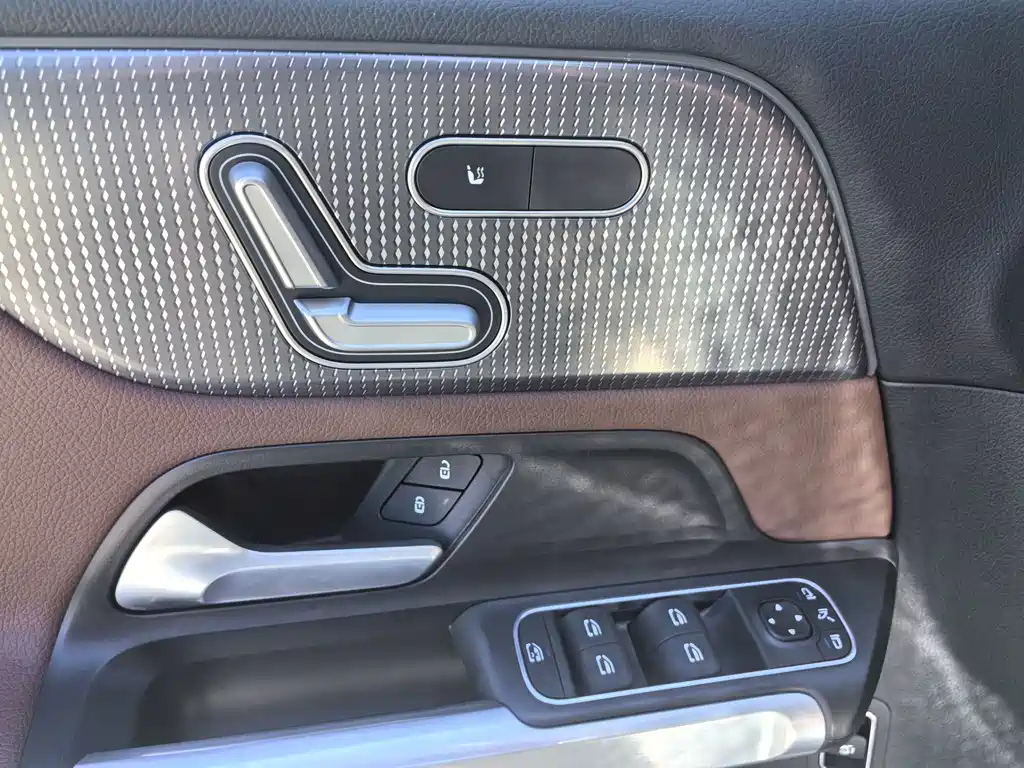 MERCEDES BENZ GLB 2021