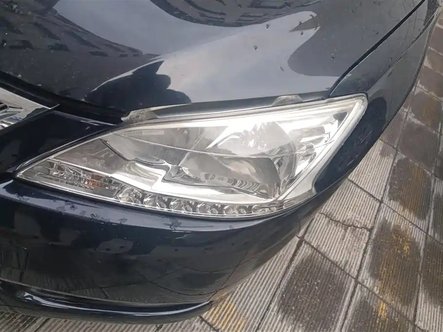 NISSAN SYLPHY 2013
