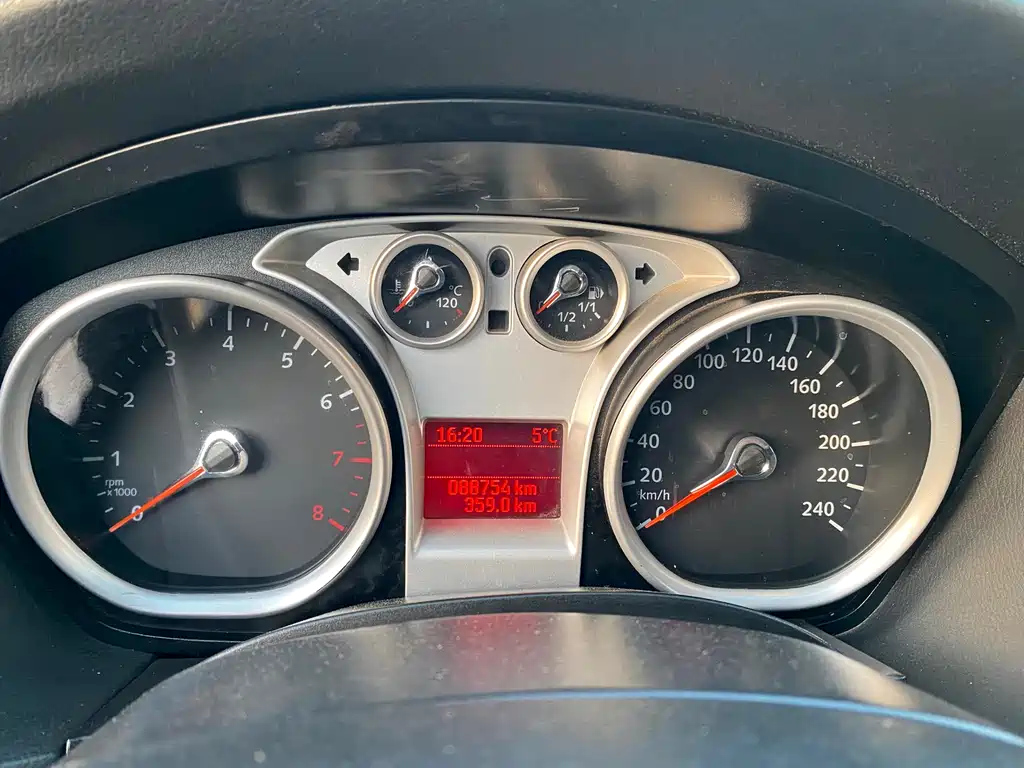 FORD FOCUS 2011