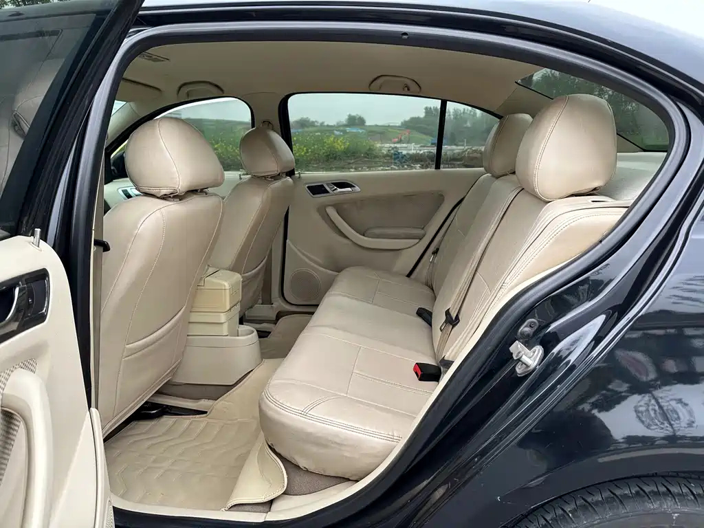 VOLKSWAGEN LAVIDA 2010