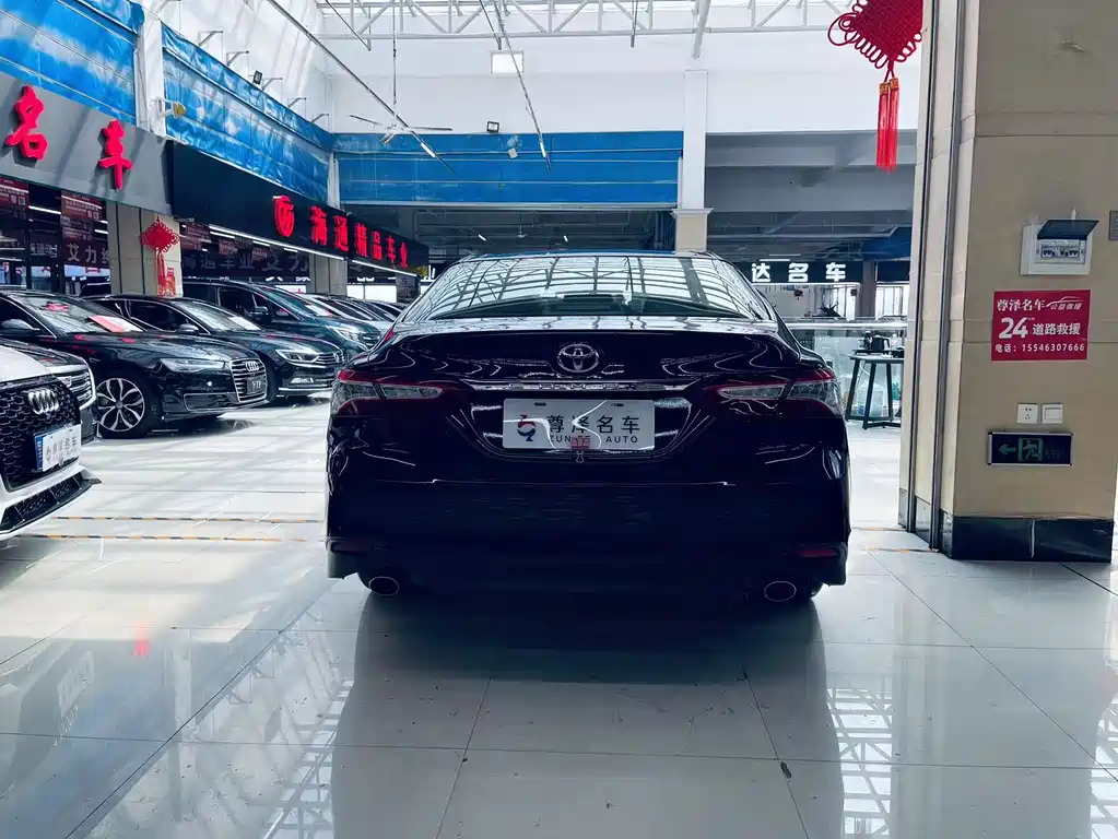 TOYOTA CAMRY 2020