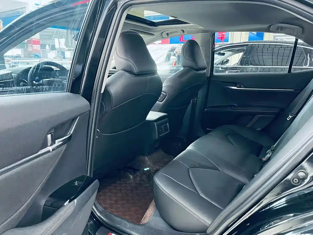 TOYOTA CAMRY 2020