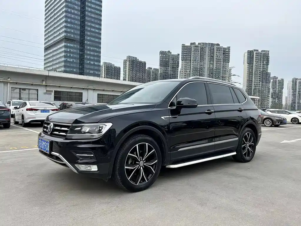 VOLKSWAGEN TIGUAN L 2020
