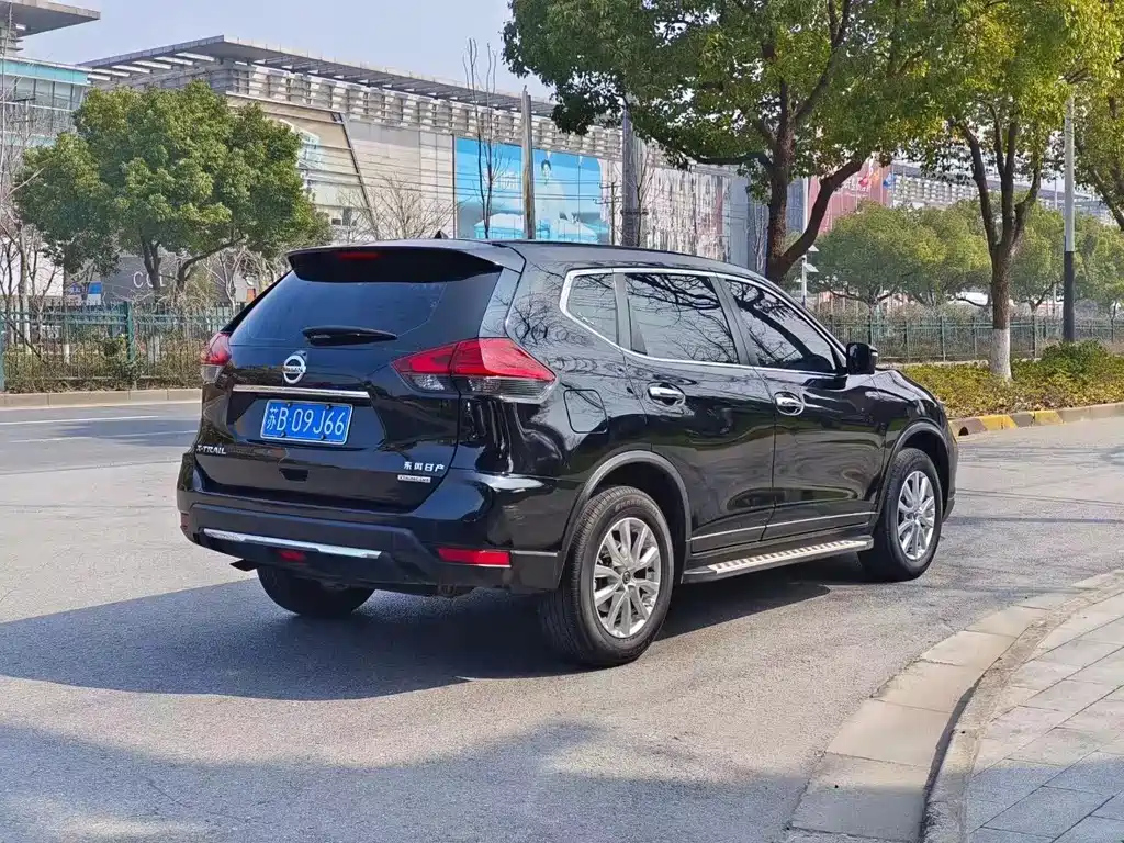 NISSAN X-TRAIL 2019