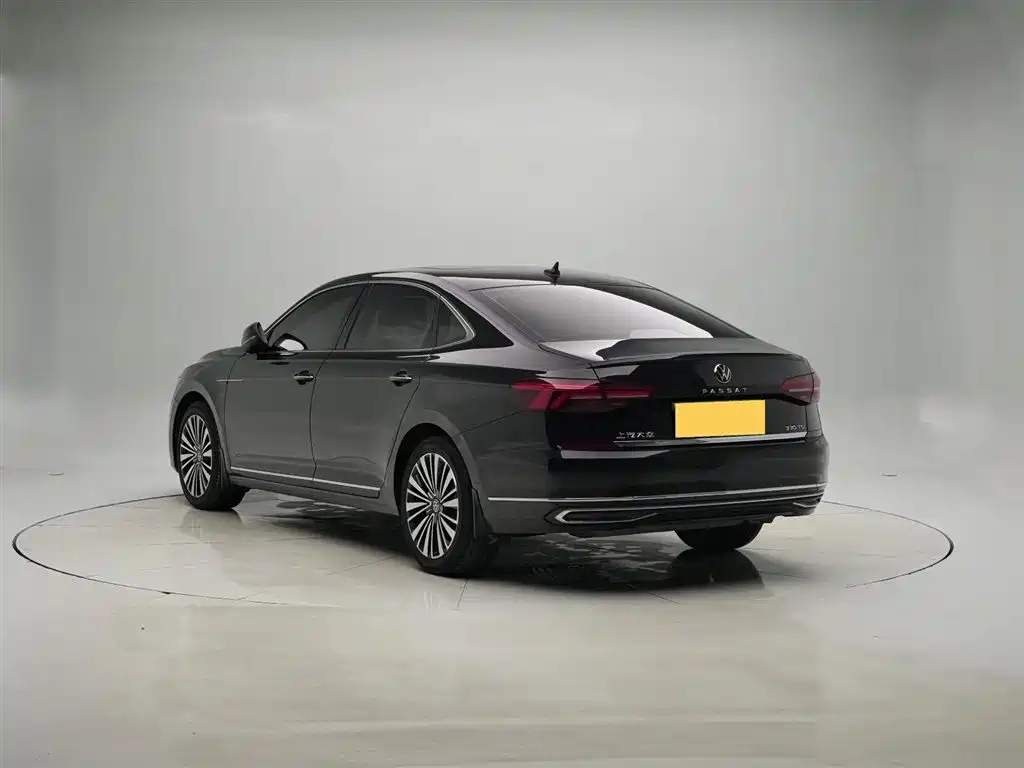VOLKSWAGEN PASSAT 2021