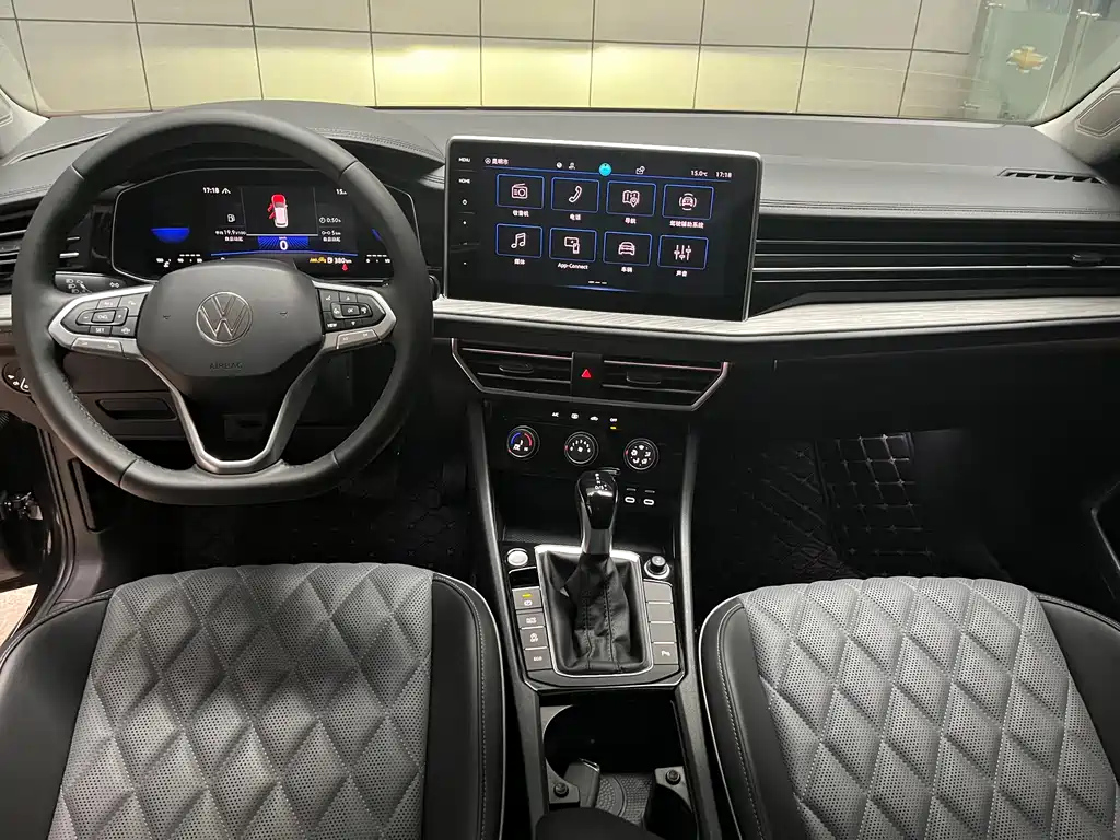 VOLKSWAGEN SAGITAR 2023