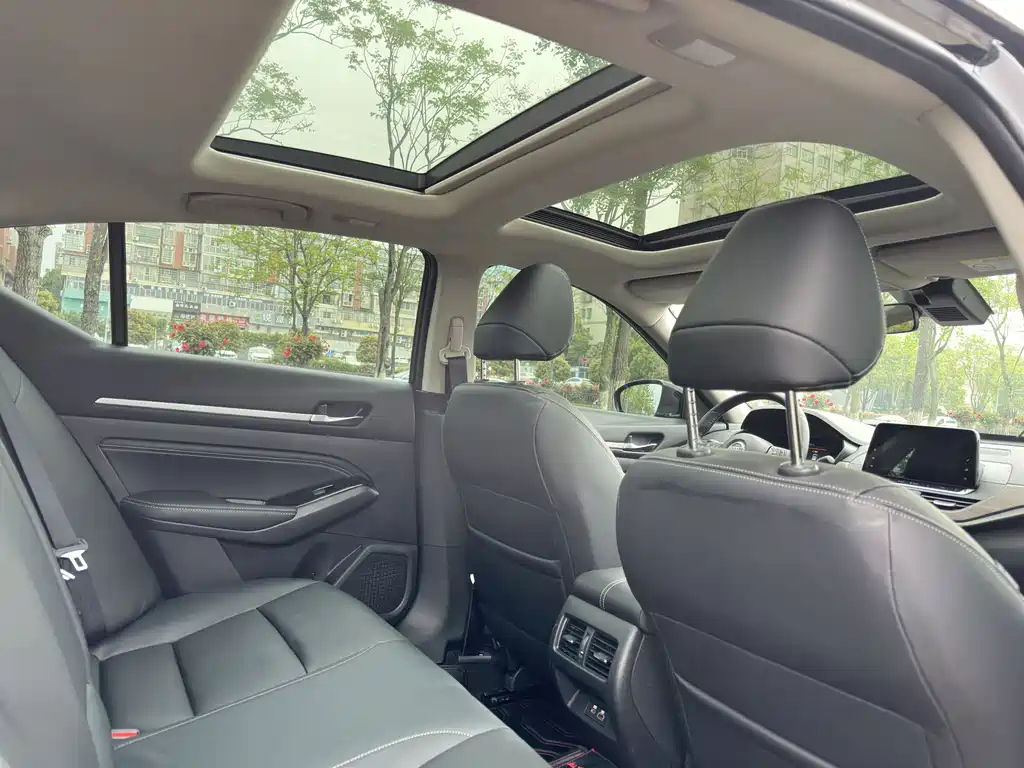 NISSAN TEANA 2022