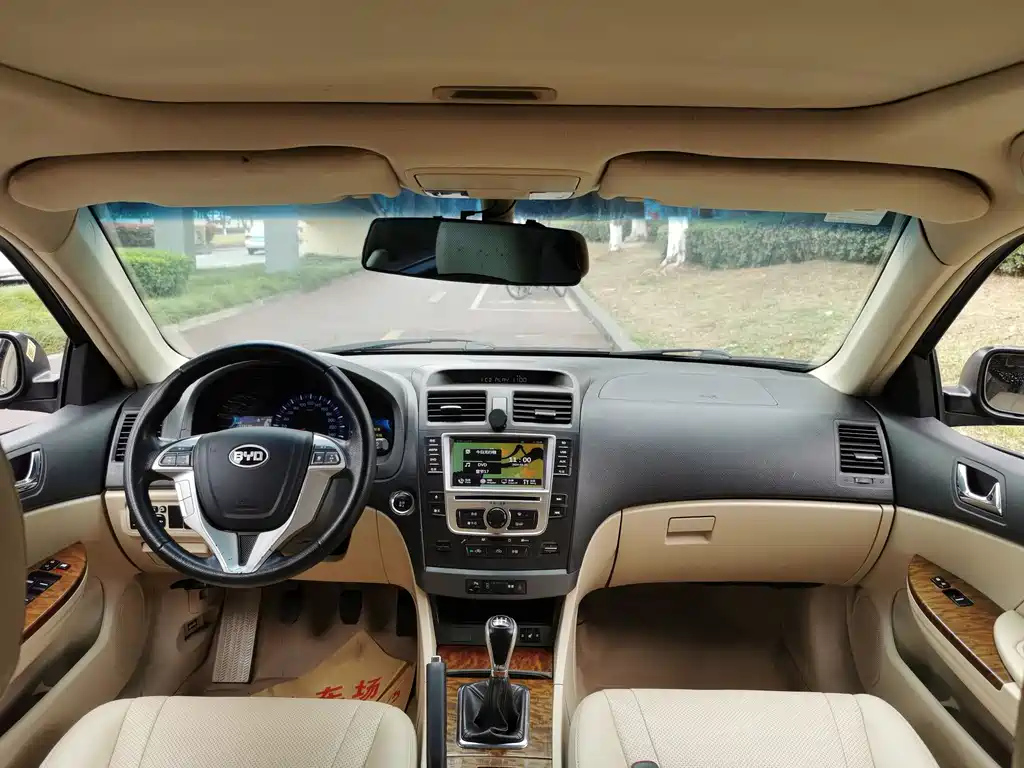 BYD G6 2012