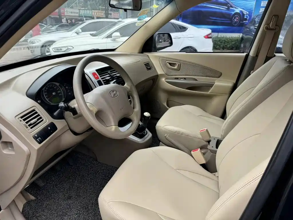 HYUNDAI TUCSON 2012