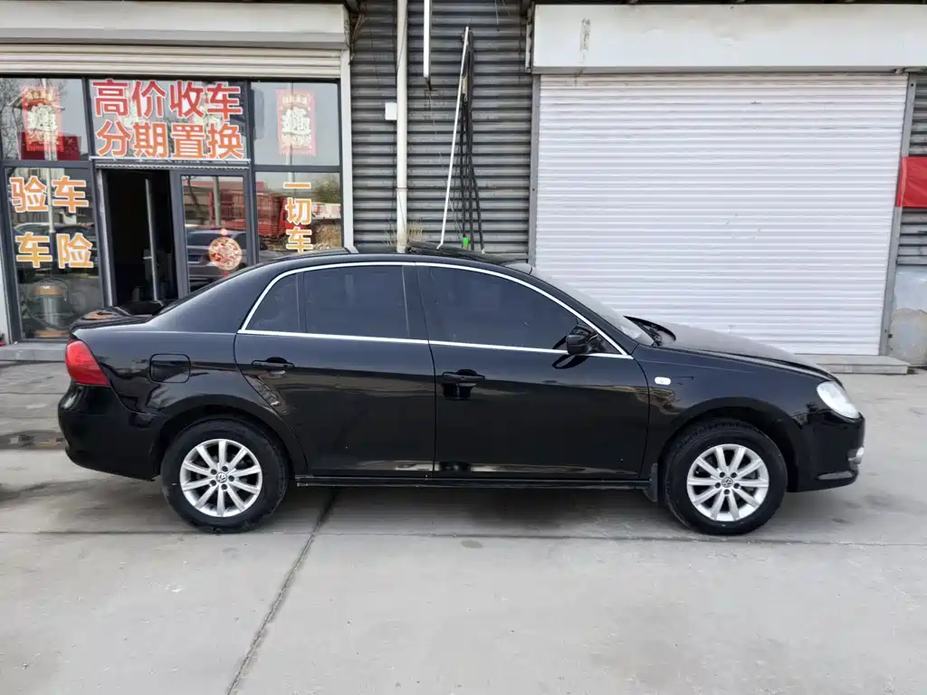VOLKSWAGEN BORA 2012