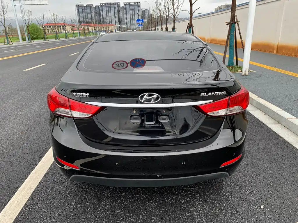 HYUNDAI ELANTRA 2013
