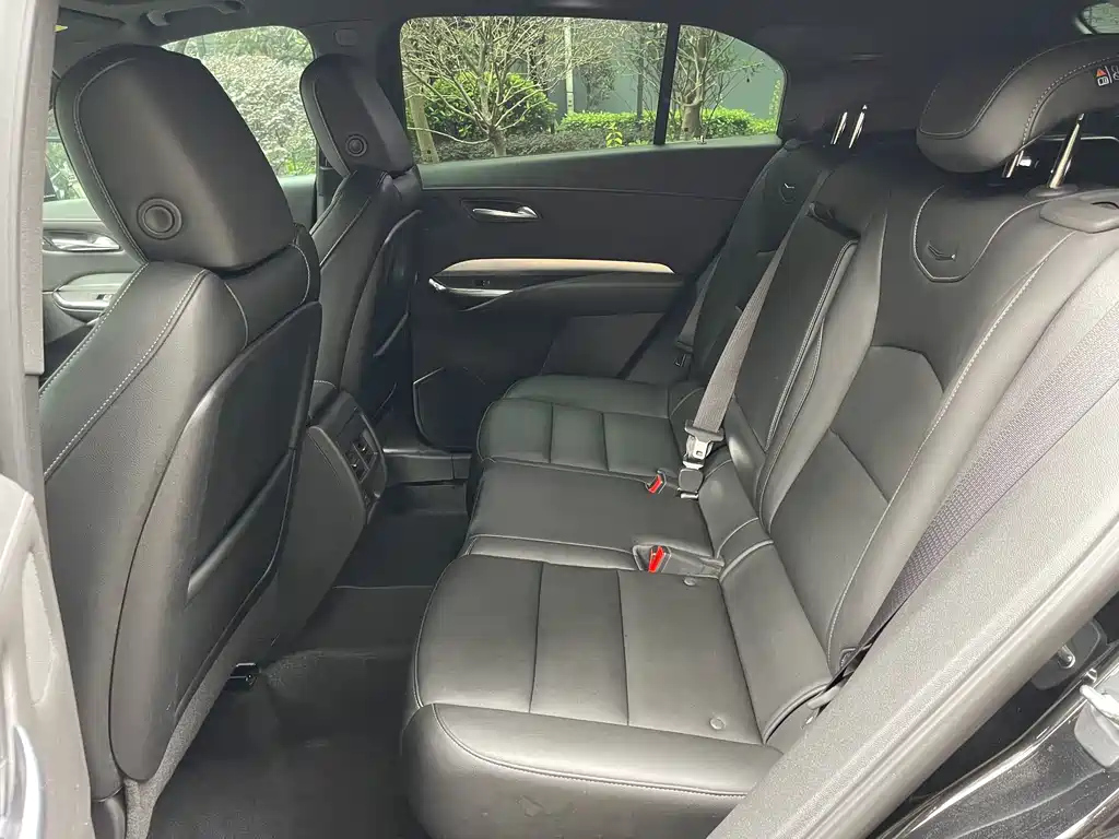 CADILLAC XT4 2021