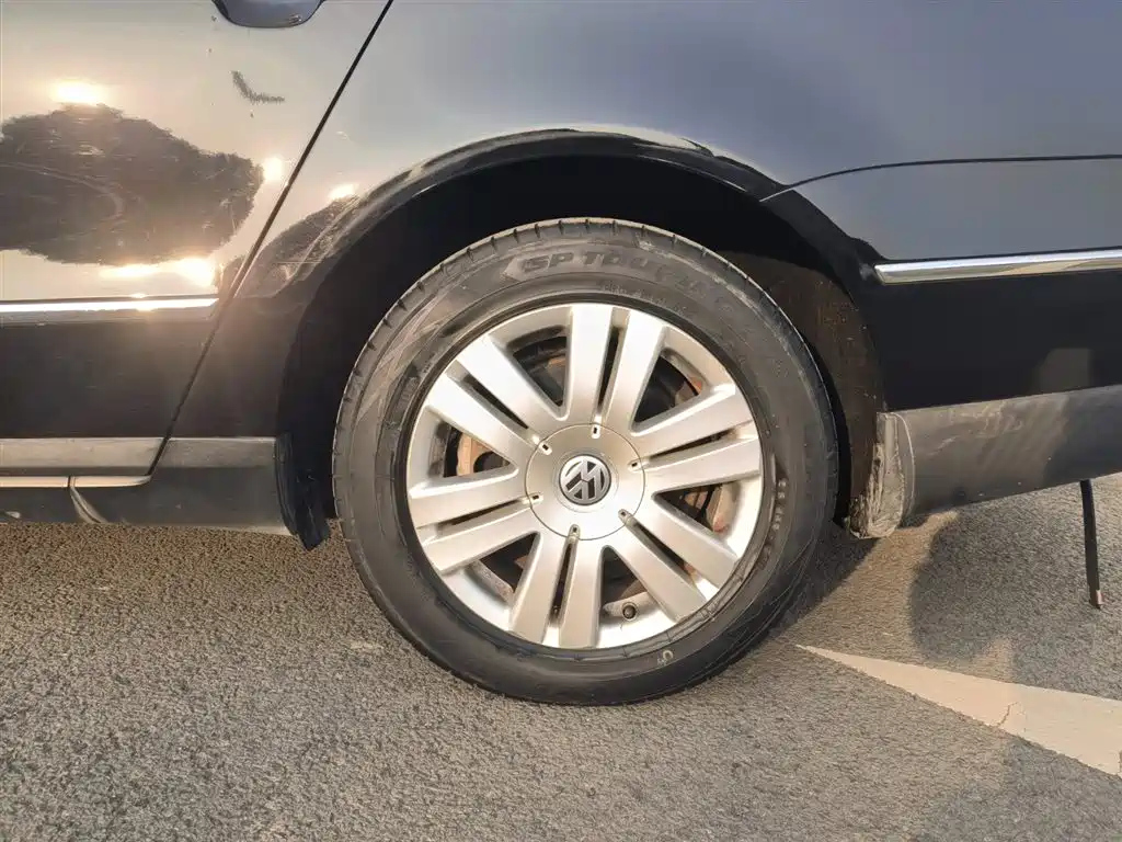 VOLKSWAGEN MAGOTAN 2010