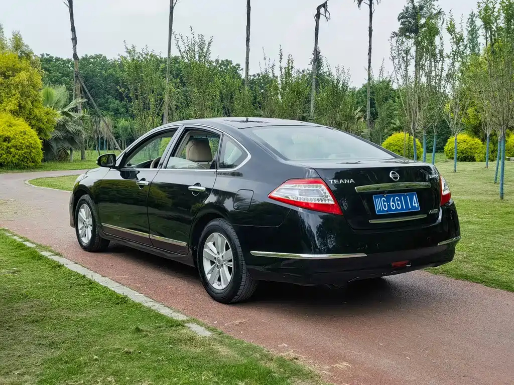 NISSAN TEANA 2012
