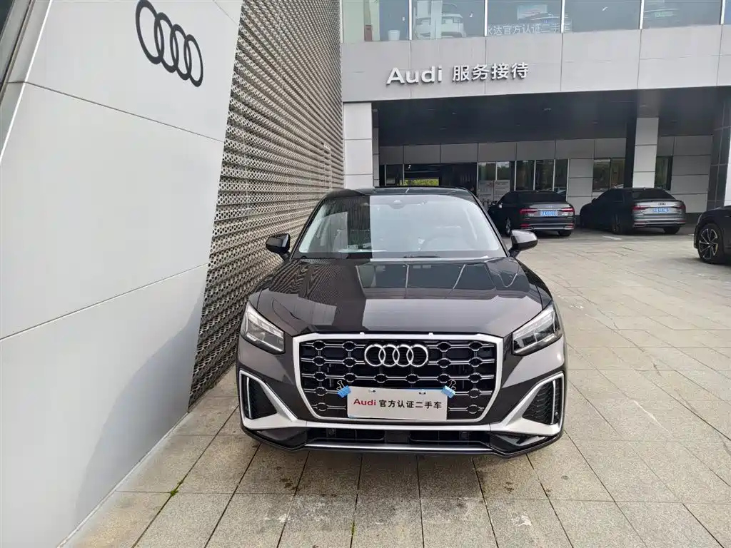 AUDI Q2L 2024