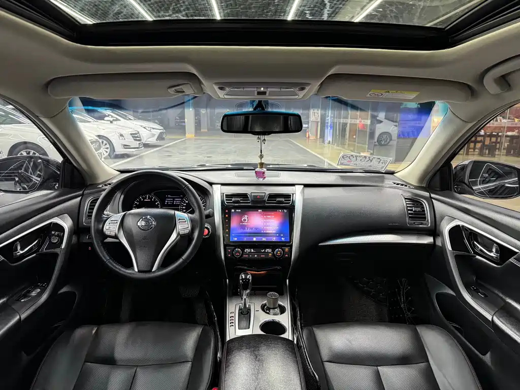 NISSAN TEANA 2019