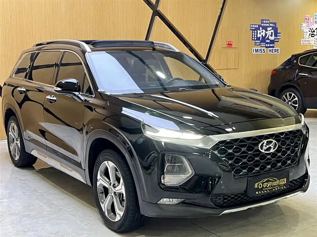 HYUNDAI SANTAFE 2019
