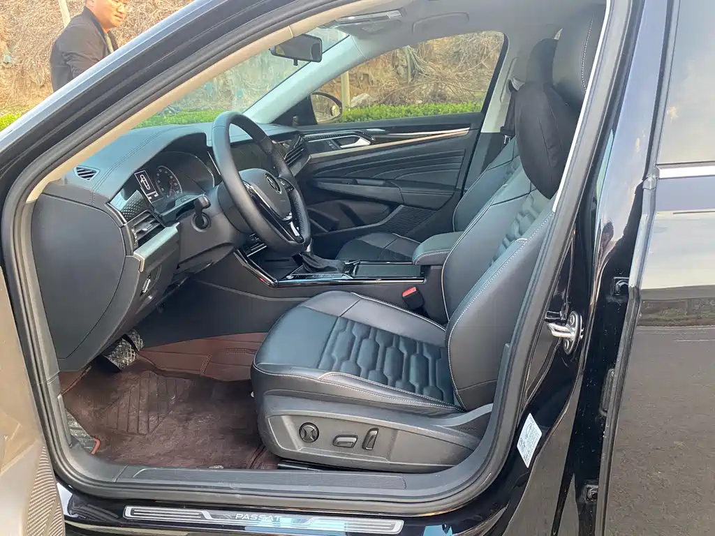 VOLKSWAGEN PASSAT 2021