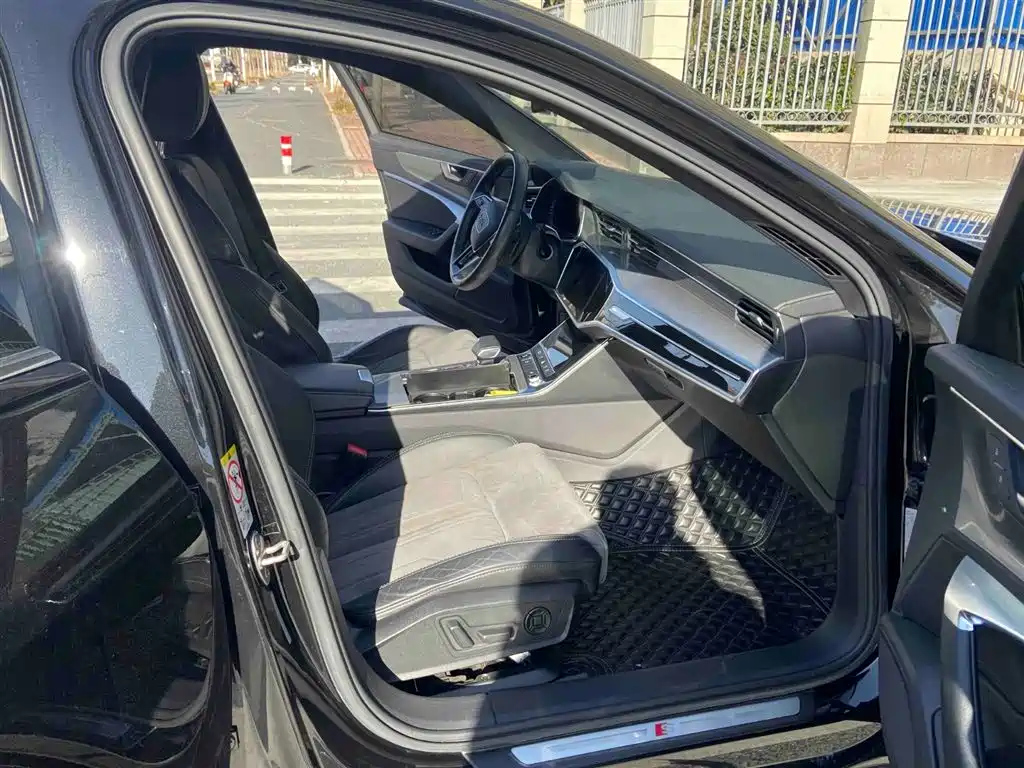 AUDI A6L 2020